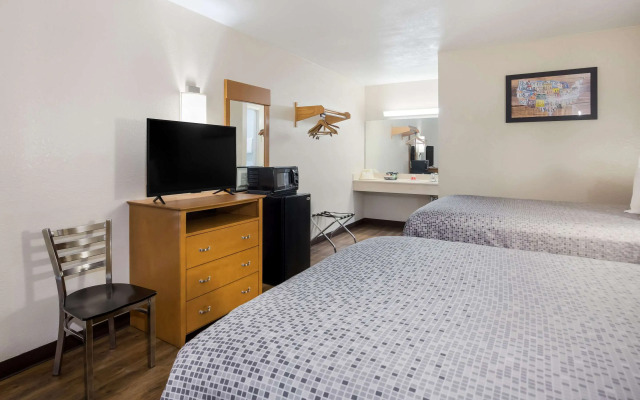 Econo Lodge Northside