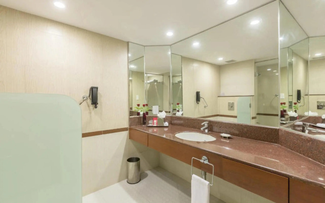 The Gateway Hotel Lakeside Hubli