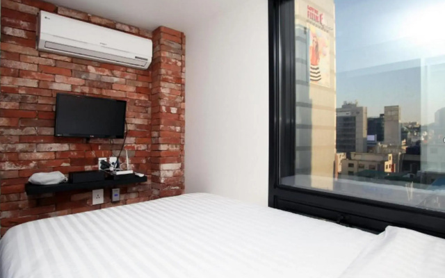 KSTAR Metro Hotel