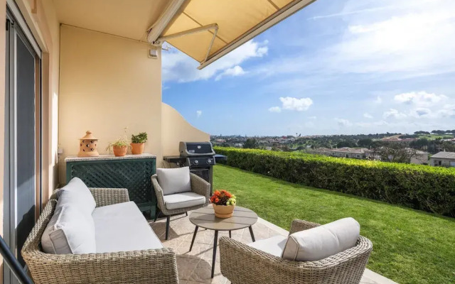 Fairview Golfside Apartment at Boavista