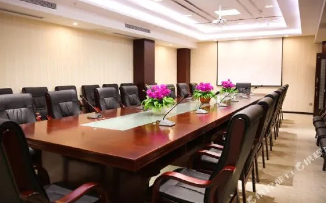 Lijin Holiday Hotel