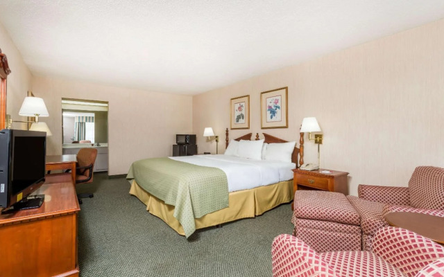 Ramada - Perry