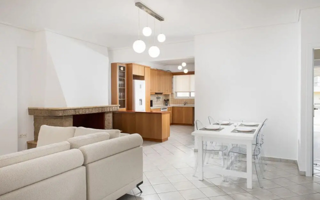 Hosting Moments Alimos Riviera Flat