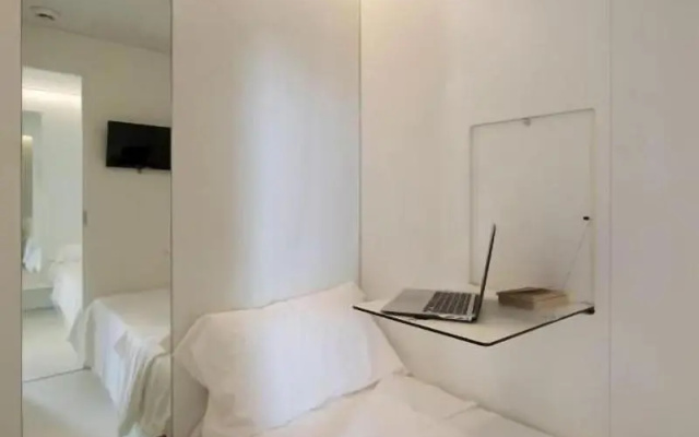 BenBo Capsule Hotel