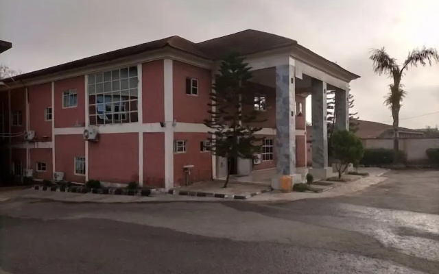 Towlab Hotel & Suites