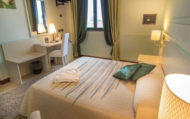 Eden Hotel