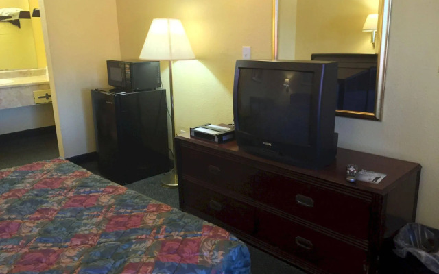 Basecamp Puyallup a Travelodge by Wyndham