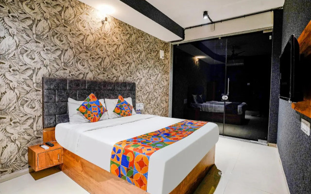Fabhotel The Life
