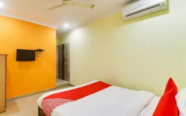 OYO 61862 Hotel Aditya