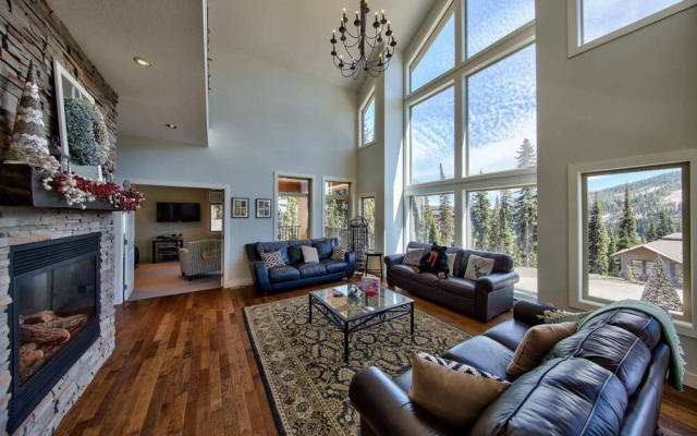 Peaks Retreat By Bear Country