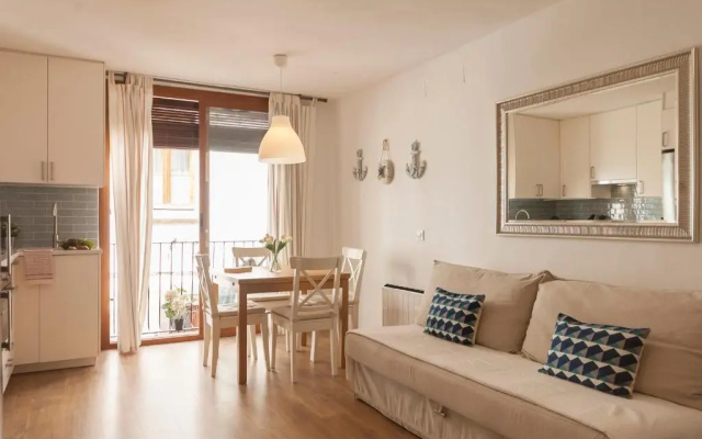 Lets Holidays Centric House with Parking