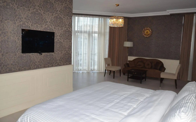 President Plaza Hotel