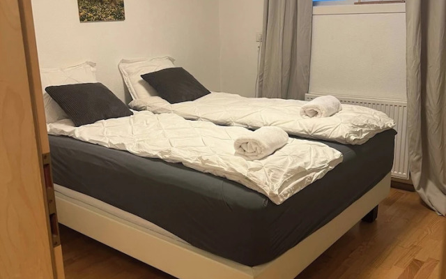 2 Bedroom Condo With Cheap Pick up Services