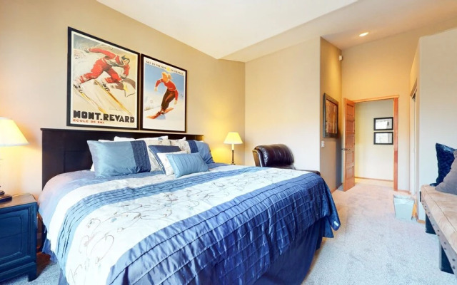 Snowcreek V #997 2 Bedroom Condo by RedAwning