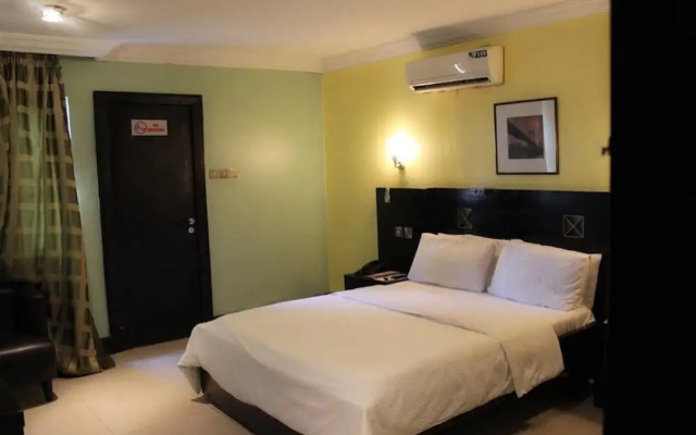 The Hedge Suites