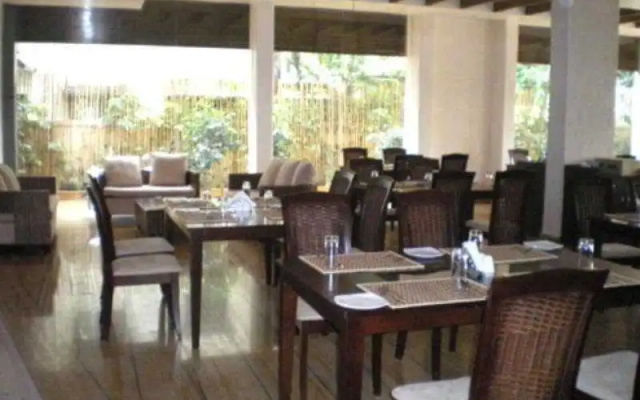 The Elite Suites