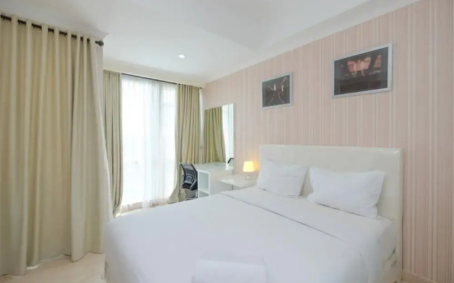 Homey And Comfy Studio Room At Menteng Park Apartment