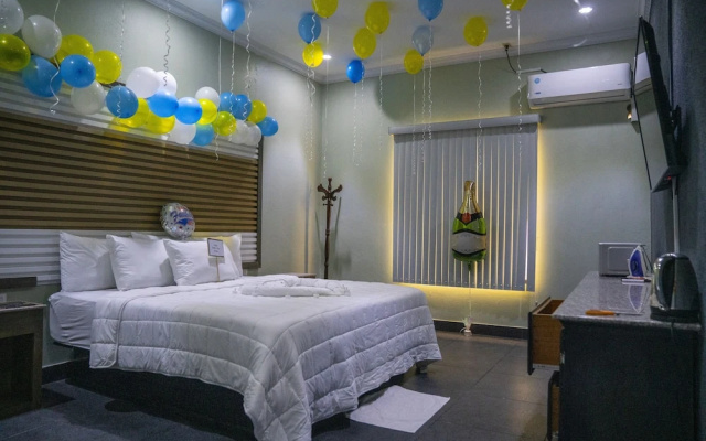 Crown Hotel Piarco