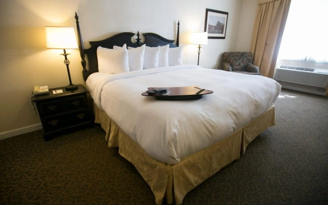 The Century House Latham - North Albany, an Ascend Collection Hotel