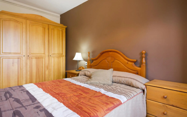 Veni in L'Escala with 3 bedrooms and 1 bathrooms