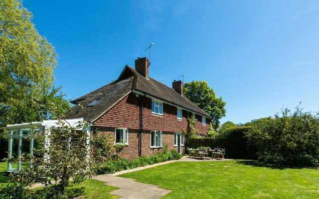 Comfy Holiday Home in Tenterden near Sissinghurst Garden