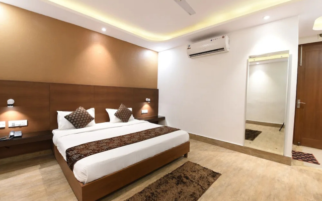 OYO Flagship 5383 Hotel Under Bridge Inn