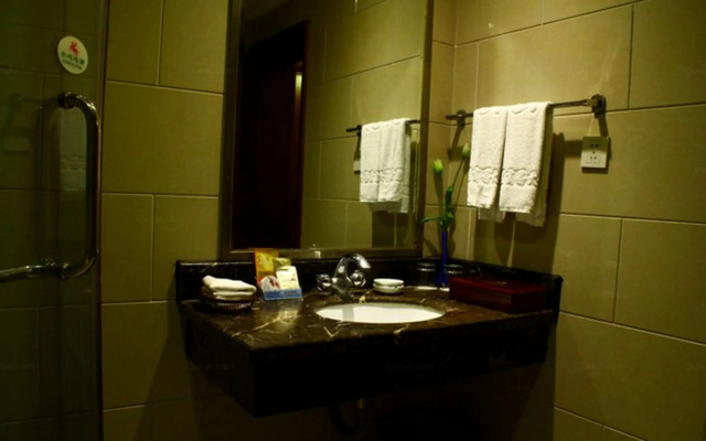 Yiwu Aoti Hotel