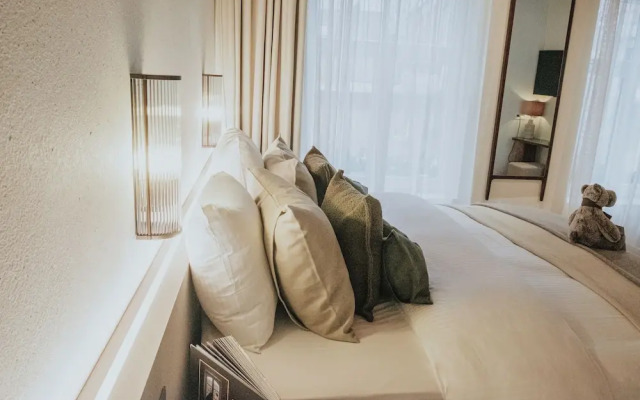 The Burgundy - Boutique B&B