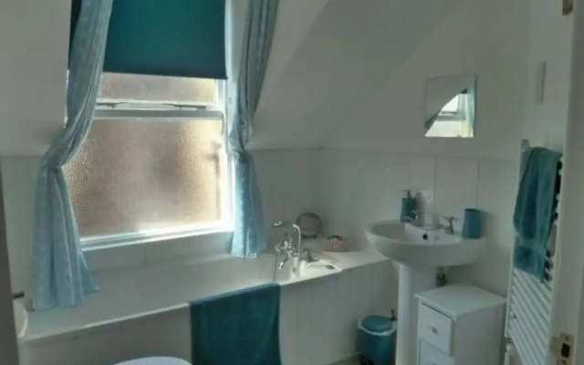 Top Floor Flat with Sea View