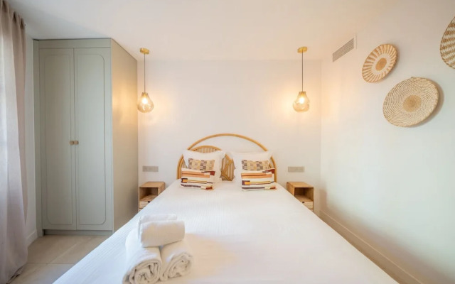 Apartment Place des Lices -2bdr/6p- Saint Tropez