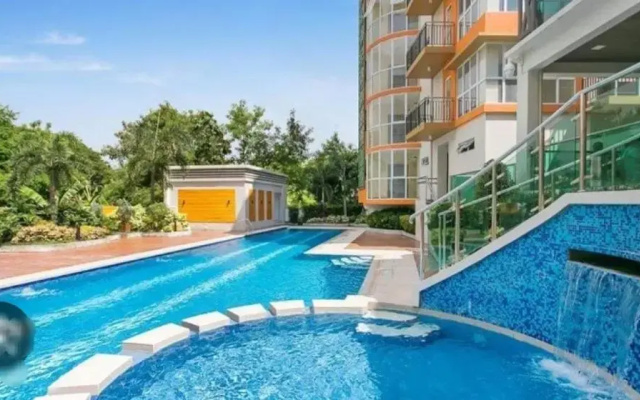 Lancris Residences -Condo 2 Bedrooms, 1 Bathroom, Livingroom and Kitchen