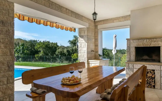 Patricia Comfortable Holiday Residence