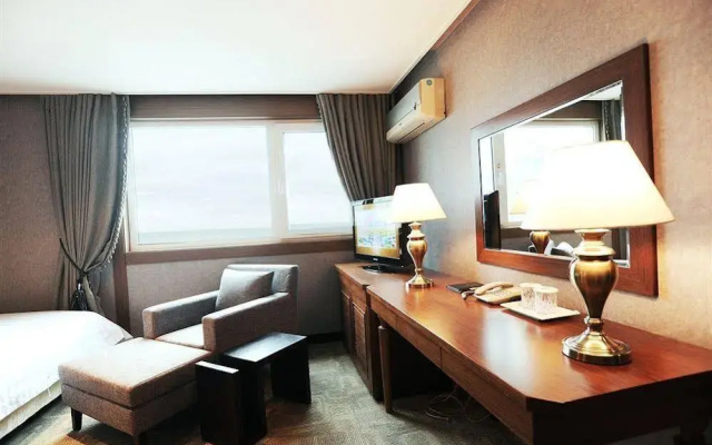 Golden Beach Hotel