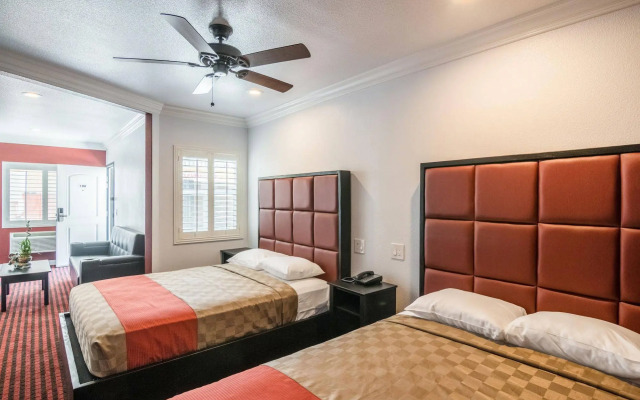 Rodeway Inn & Suites