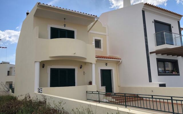 Отель Casa Mira Ria вид на фасад