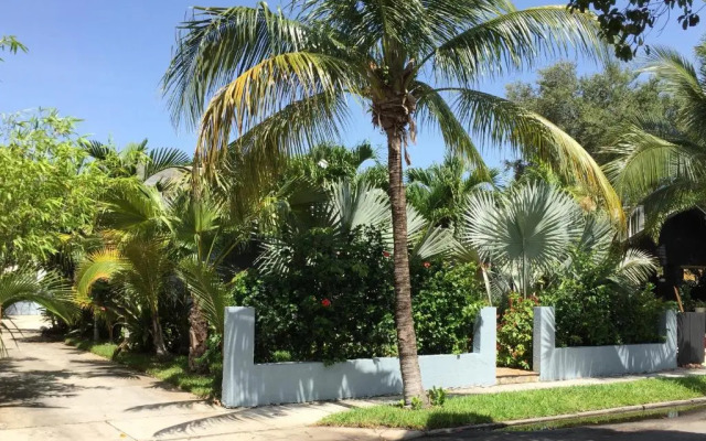 Tropical Garden Bungalow