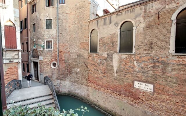 Апартаменты Stunning Apartment Heart of Venice вид на фасад