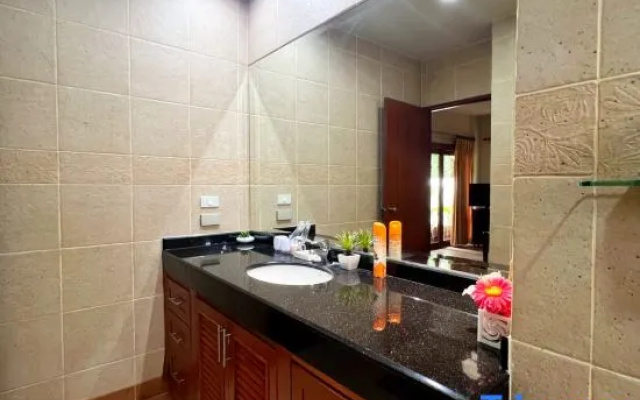 Luxury 3-bedroom villa with big pool in Rawai