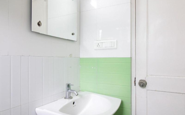 Hotel White Parrot