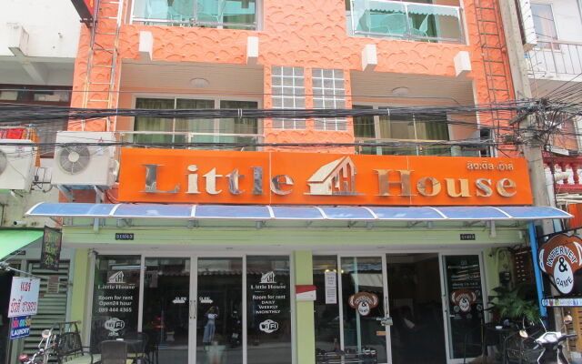Отель Little House вид на фасад