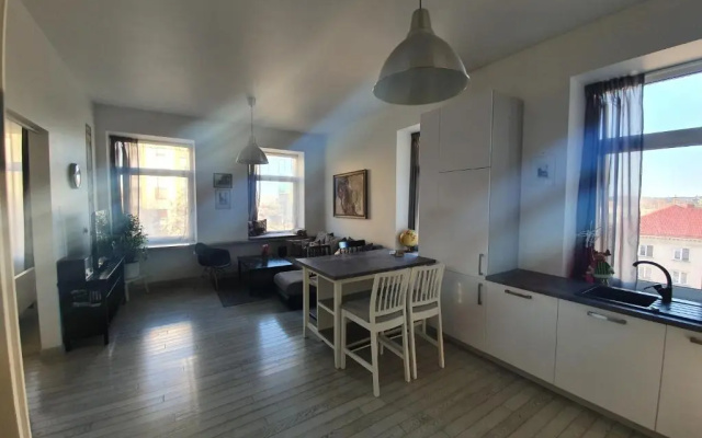 Vilnius apartment with stained glass