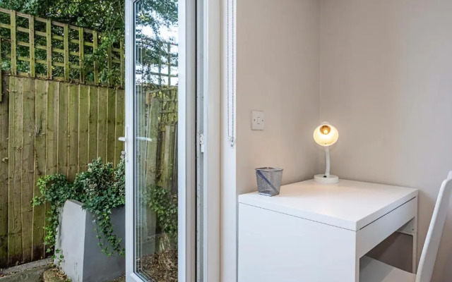 South Woodford 2 Bed En-Suite House