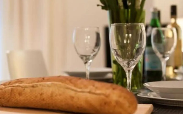 Bezier Apartments (No Front Desk Need To Contact Property 5 Days In Advance)