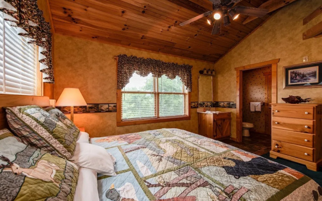 Douglas Lake Hilltop Hideaway