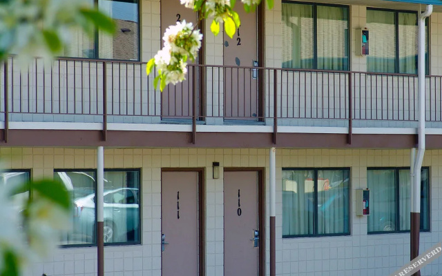 Quad City Inn