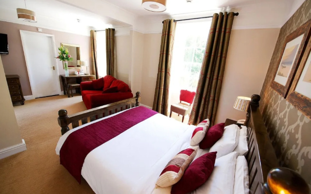 The Grove Hotel