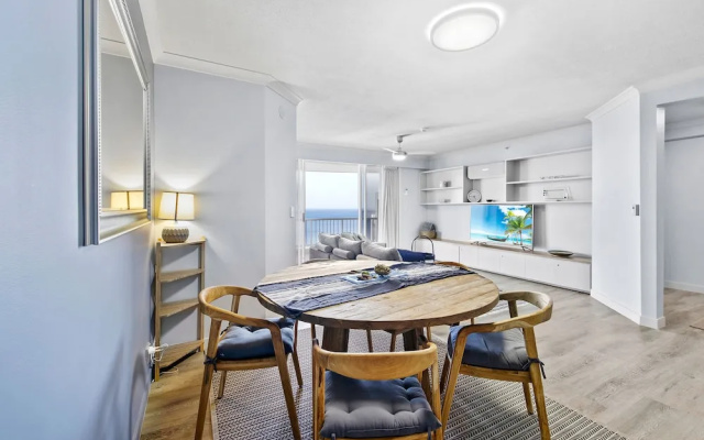 Beachfront Luxury 3 Bedroom Apartment
