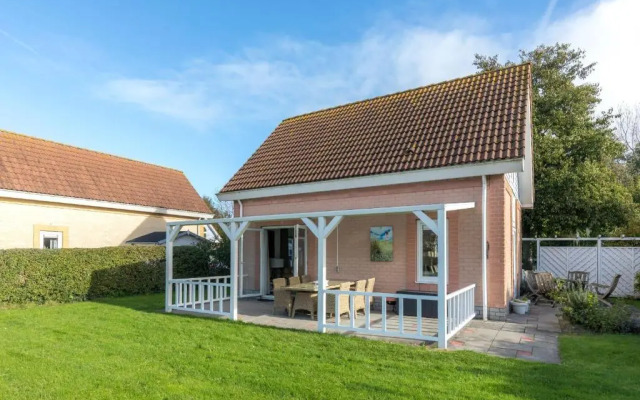 Villa-Meerchen-Villa-mit-ueberdachter-Terrasse-800m-vom-Strand-entfernt