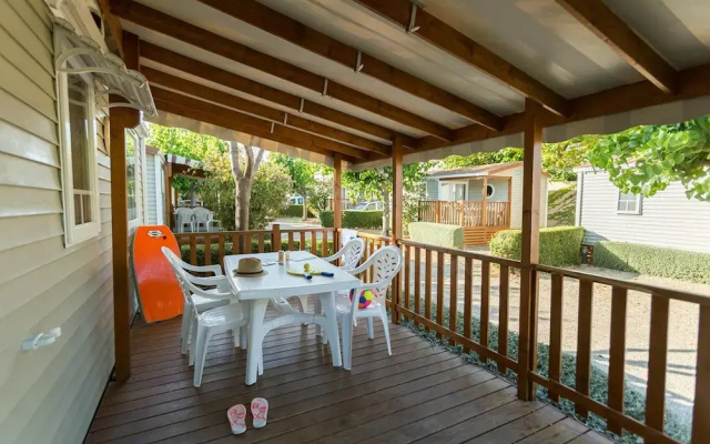 Home Stay Steps From Sand