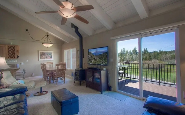 Park View Paradise 3 Bedroom Condo by RedAwning